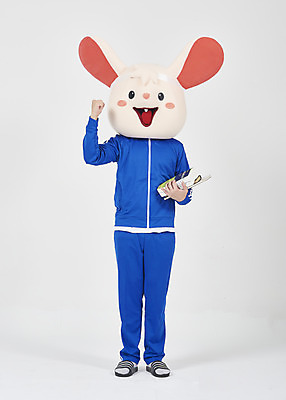 포토 JPG 스튜디오촬영 전신 남자 실내 한명 서기 들기 누끼 청년 성인 앞모습 책 운동복 귀여움 파이팅 주먹 한국인 쥐띠 쥐 실업자 흰배경 청년실업 취업준비생 쥐캐릭터 동물탈 인형탈 흰쥐 성인남자한명만 2020년 경자년 국내포토 1 옷 뷰포인트 동물캐릭터 백그라운드 컨셉 모션 사람 동양인 내부 구직 흰색 십이지신 설치류 실업 연도 사회이슈 탈 남자한명만 성인남자만 파일형식