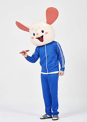 포토 JPG 스튜디오촬영 전신 남자 실내 한명 서기 들기 누끼 청년 성인 앞모습 운동복 연필 귀여움 한국인 기록 쥐띠 쥐 실업자 흰배경 청년실업 취업준비생 쥐캐릭터 동물탈 인형탈 흰쥐 성인남자한명만 2020년 경자년 국내포토 1 옷 뷰포인트 동물캐릭터 백그라운드 컨셉 모션 학용품 사람 동양인 내부 필기구 구직 흰색 십이지신 설치류 실업 연도 사회이슈 탈 남자한명만 성인남자만 파일형식