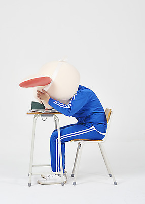 포토 JPG 스튜디오촬영 전신 남자 의자 실내 한명 누끼 앉기 청년 성인 옆모습 책 노트북 운동복 귀여움 한국인 좌절 쥐띠 쥐 실업자 책상 흰배경 청년실업 취업준비생 노력 쥐캐릭터 동물탈 인형탈 흰쥐 성인남자한명만 2020년 경자년 국내포토 1 옷 감정 뷰포인트 동물캐릭터 가구 백그라운드 컨셉 모션 사람 동양인 내부 전자제품 구직 흰색 십이지신 설치류 실업 연도 사회이슈 탈 남자한명만 성인남자만 파일형식