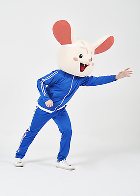 포토 JPG 스튜디오촬영 전신 남자 실내 한명 서기 누끼 청년 성인 옆모습 운동복 귀여움 한국인 쥐띠 쥐 실업자 흰배경 청년실업 취업준비생 쥐캐릭터 손뻗기 간절함 동물탈 인형탈 흰쥐 성인남자한명만 2020년 경자년 국내포토 1 옷 뷰포인트 동물캐릭터 백그라운드 컨셉 모션 사람 동양인 내부 구직 흰색 십이지신 설치류 실업 연도 사회이슈 탈 남자한명만 성인남자만 파일형식