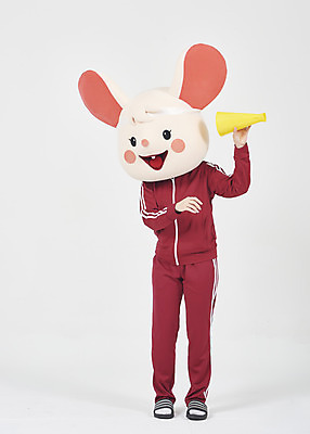 포토 JPG 스튜디오촬영 전신 여자 실내 한명 서기 들기 누끼 20대 청년 성인 앞모습 운동복 귀여움 확성기 듣기 한국인 쥐띠 쥐 실업자 흰배경 청년실업 취업준비생 쥐캐릭터 동물탈 인형탈 흰쥐 성인여자한명만 2020년 경자년 국내포토 1 옷 뷰포인트 동물캐릭터 백그라운드 컨셉 모션 사람 동양인 내부 구직 흰색 십이지신 설치류 실업 연도 사회이슈 탈 여자한명만 성인여자만 파일형식