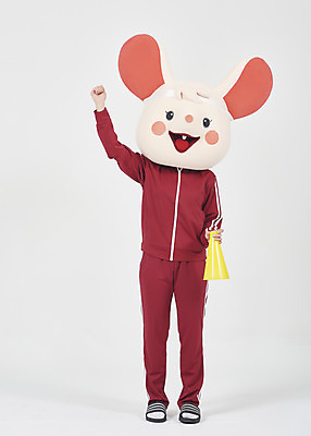 포토 JPG 스튜디오촬영 전신 여자 실내 한명 서기 들기 누끼 20대 청년 성인 앞모습 운동복 귀여움 파이팅 확성기 주먹 한국인 쥐띠 쥐 실업자 흰배경 청년실업 취업준비생 쥐캐릭터 동물탈 인형탈 흰쥐 성인여자한명만 2020년 경자년 국내포토 1 옷 뷰포인트 동물캐릭터 백그라운드 컨셉 모션 사람 동양인 내부 구직 흰색 십이지신 설치류 실업 연도 사회이슈 탈 여자한명만 성인여자만 파일형식