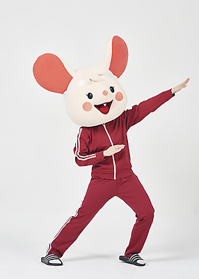 포토 JPG 스튜디오촬영 전신 여자 포즈 실내 한명 서기 누끼 20대 청년 성인 앞모습 운동복 귀여움 한국인 쥐띠 쥐 실업자 흰배경 청년실업 취업준비생 쥐캐릭터 동물탈 인형탈 흰쥐 성인여자한명만 2020년 경자년 국내포토 1 옷 뷰포인트 동물캐릭터 백그라운드 컨셉 모션 사람 동양인 내부 구직 흰색 십이지신 설치류 실업 연도 사회이슈 탈 여자한명만 성인여자만 파일형식