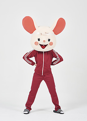 포토 JPG 스튜디오촬영 전신 여자 허리손 실내 한명 서기 누끼 20대 청년 성인 앞모습 운동복 귀여움 한국인 쥐띠 쥐 실업자 흰배경 청년실업 취업준비생 쥐캐릭터 동물탈 인형탈 흰쥐 성인여자한명만 2020년 경자년 국내포토 1 옷 뷰포인트 동물캐릭터 포즈 백그라운드 컨셉 모션 사람 동양인 내부 구직 흰색 십이지신 설치류 실업 연도 사회이슈 탈 여자한명만 성인여자만 파일형식