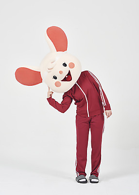 포토 JPG 스튜디오촬영 전신 여자 실내 한명 서기 누끼 20대 청년 성인 앞모습 운동복 귀여움 한국인 쥐띠 쥐 실업자 호기심 흰배경 청년실업 취업준비생 쥐캐릭터 동물탈 인형탈 흰쥐 성인여자한명만 2020년 경자년 국내포토 1 옷 감정 뷰포인트 동물캐릭터 백그라운드 컨셉 모션 사람 동양인 내부 구직 흰색 십이지신 설치류 실업 연도 사회이슈 탈 여자한명만 성인여자만 파일형식