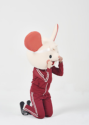 포토 JPG 스튜디오촬영 전신 여자 실내 한명 누끼 20대 청년 성인 옆모습 운동복 귀여움 한국인 쥐띠 사죄 쥐 무릎꿇기 실업자 눈물 흰배경 청년실업 취업준비생 쥐캐릭터 동물탈 인형탈 진심 흰쥐 성인여자한명만 2020년 경자년 국내포토 1 옷 감정 뷰포인트 동물캐릭터 백그라운드 컨셉 모션 사람 동양인 내부 구직 흰색 십이지신 설치류 실업 연도 사회이슈 탈 여자한명만 성인여자만 파일형식