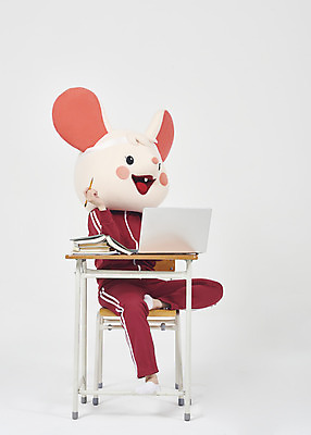 포토 JPG 스튜디오촬영 전신 여자 실내 한명 들기 누끼 앉기 20대 청년 성인 앞모습 책 노트북 운동복 연필 귀여움 한국인 쥐띠 쥐 실업자 흰배경 청년실업 취업준비생 쥐캐릭터 동물탈 인형탈 흰쥐 성인여자한명만 2020년 경자년 국내포토 1 옷 뷰포인트 동물캐릭터 백그라운드 컨셉 모션 학용품 사람 동양인 내부 전자제품 필기구 구직 흰색 십이지신 설치류 실업 연도 사회이슈 탈 여자한명만 성인여자만 파일형식
