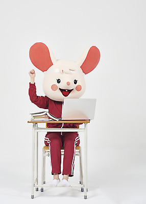 포토 JPG 스튜디오촬영 전신 여자 실내 한명 누끼 앉기 20대 청년 성인 앞모습 책 노트북 운동복 귀여움 파이팅 주먹 한국인 쥐띠 쥐 실업자 흰배경 청년실업 취업준비생 쥐캐릭터 동물탈 인형탈 흰쥐 성인여자한명만 2020년 경자년 국내포토 1 옷 뷰포인트 동물캐릭터 백그라운드 컨셉 모션 사람 동양인 내부 전자제품 구직 흰색 십이지신 설치류 실업 연도 사회이슈 탈 여자한명만 성인여자만 파일형식