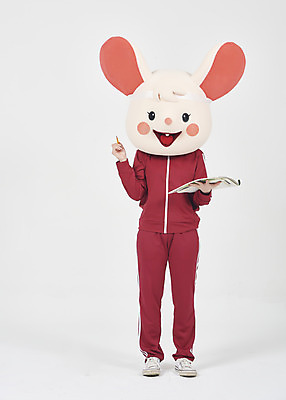 포토 JPG 스튜디오촬영 전신 여자 실내 한명 서기 들기 누끼 20대 청년 성인 앞모습 책 운동복 연필 귀여움 한국인 쥐띠 쥐 실업자 흰배경 청년실업 취업준비생 쥐캐릭터 문제집 동물탈 인형탈 흰쥐 성인여자한명만 2020년 경자년 국내포토 1 옷 뷰포인트 동물캐릭터 백그라운드 컨셉 모션 학용품 사람 동양인 내부 필기구 구직 흰색 십이지신 설치류 실업 연도 사회이슈 탈 여자한명만 성인여자만 파일형식