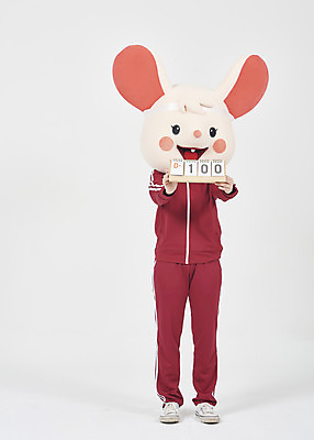 포토 JPG 스튜디오촬영 전신 여자 실내 한명 서기 들기 누끼 20대 청년 성인 앞모습 운동복 귀여움 한국인 쥐띠 쥐 실업자 흰배경 청년실업 취업준비생 쥐캐릭터 디데이 동물탈 인형탈 흰쥐 성인여자한명만 2020년 경자년 국내포토 1 옷 뷰포인트 동물캐릭터 백그라운드 컨셉 모션 사람 동양인 내부 구직 흰색 십이지신 설치류 실업 연도 사회이슈 탈 여자한명만 성인여자만 파일형식