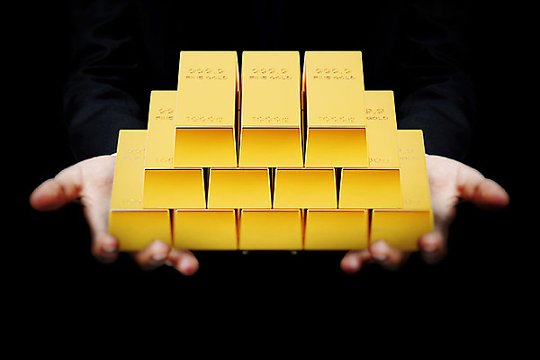 PSD 편집 편집이미지 손 들기 신체부위 3D소스 3D 쌓기 양손 행운 황금 디지털합성 오브젝트 금괴 당첨 편집소스 이미지편집 편집3D 컨셉 모션 사람 파일형식