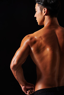 포토 JPG 스튜디오촬영 남자 포즈 다이어트 검은배경 근육 실내 건강 한명 서기 누끼 상반신 20대 성인 뒷모습 운동 헬스 한국인 웨이트트레이닝 보디빌딩 보디빌더 트레이너 바디케어 복근 성인남자한명만 바디프로필 국내포토 1 뷰포인트 백그라운드 모션 사람 동양인 청년 내부 검은색 남자한명만 성인남자만 파일형식