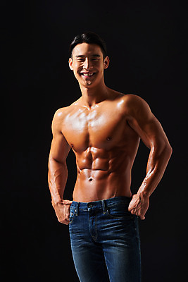 포토 JPG 스튜디오촬영 남자 허리손 포즈 다이어트 검은배경 근육 실내 건강 한명 서기 미소 누끼 상반신 20대 성인 앞모습 운동 헬스 한국인 웨이트트레이닝 보디빌딩 보디빌더 트레이너 바디케어 복근 성인남자한명만 바디프로필 국내포토 1 뷰포인트 백그라운드 모션 표정 사람 동양인 청년 내부 검은색 남자한명만 성인남자만 파일형식
