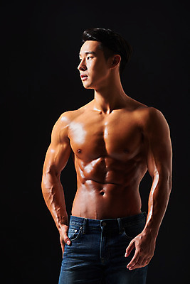 포토 JPG 스튜디오촬영 응시 남자 허리손 포즈 다이어트 검은배경 근육 실내 건강 한명 서기 누끼 상반신 20대 성인 앞모습 운동 헬스 한국인 웨이트트레이닝 보디빌딩 보디빌더 트레이너 바디케어 복근 성인남자한명만 바디프로필 국내포토 1 시선 뷰포인트 백그라운드 모션 사람 동양인 청년 내부 검은색 남자한명만 성인남자만 파일형식
