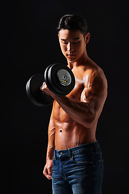 포토 JPG 스튜디오촬영 남자 포즈 다이어트 검은배경 근육 실내 건강 한명 서기 들기 누끼 상반신 20대 성인 옆모습 운동 헬스 아령 한국인 웨이트트레이닝 보디빌딩 보디빌더 트레이너 바디케어 복근 성인남자한명만 바디프로필 국내포토 1 뷰포인트 백그라운드 모션 사람 동양인 청년 내부 검은색 남자한명만 성인남자만 파일형식