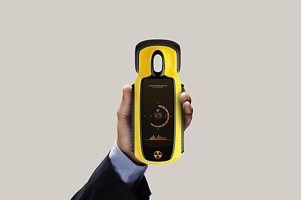 PSD 편집 편집이미지 손 들기 신체부위 3D소스 3D 위험 디지털합성 오브젝트 원자력 방사능 편집소스 방사능측정기 이미지편집 편집3D 컨셉 모션 사람 에너지 측정기 파일형식