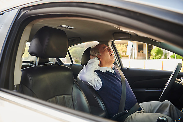 포토 JPG 주간 할아버지 노년 남자 자동차 한명 사람 앉기 상반신 야외 옆모습 실버라이프 운전 한국인 찡그림 교통사고 70대 차안 보험 자동차사고 자동차보험 노인남자한명만 고령운전 국내포토 자연요소 1 라이프스타일 육상교통 뷰포인트 모션 표정 동양인 성인 사건 남자한명만 노인남자만 파일형식