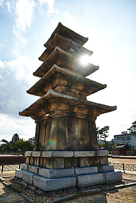 포토 JPG 주간 구름 한국전통 로우앵글 여행 유적지 하늘 풍경 사람없음 야외 관광지 햇빛 세계문화유산 문화재 가을 역사 한국사 조선시대 부여 부여정림사지 부여정림사지오층석탑 백제역사유적지구 국내포토 자연요소 전통 계절 뷰포인트 고건축 한국 태양 석탑 충청남도 파일형식