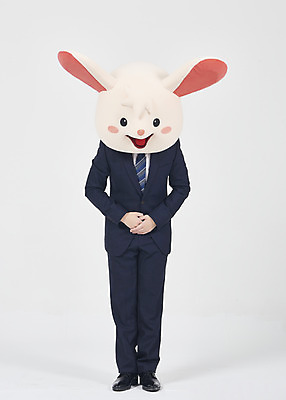 포토 JPG 스튜디오촬영 전신 남자 실내 한명 서기 누끼 정장 성인 앞모습 30대 한국인 인사 비즈니스맨 쥐띠 쥐 흰배경 쥐캐릭터 공손 동물탈 흰쥐 성인남자한명만 2020년 경자년 국내포토 1 옷 뷰포인트 동물캐릭터 백그라운드 비즈니스 모션 사람 동양인 내부 장년 흰색 십이지신 예절 직장인 설치류 연도 탈 남자한명만 성인남자만 파일형식