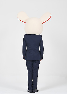 포토 JPG 스튜디오촬영 전신 남자 실내 한명 서기 누끼 정장 성인 뒷모습 30대 한국인 비즈니스맨 쥐띠 쥐 흰배경 쥐캐릭터 동물탈 흰쥐 성인남자한명만 2020년 경자년 국내포토 1 옷 뷰포인트 동물캐릭터 백그라운드 비즈니스 모션 사람 동양인 내부 장년 흰색 십이지신 직장인 설치류 연도 탈 남자한명만 성인남자만 파일형식