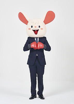 포토 JPG 스튜디오촬영 전신 남자 실내 한명 서기 누끼 정장 성인 앞모습 30대 한국인 권투글러브 비즈니스맨 쥐띠 쥐 흰배경 쥐캐릭터 동물탈 흰쥐 성인남자한명만 2020년 경자년 국내포토 1 옷 뷰포인트 동물캐릭터 백그라운드 비즈니스 모션 사람 동양인 내부 장년 글러브 흰색 십이지신 직장인 설치류 연도 탈 남자한명만 성인남자만 파일형식