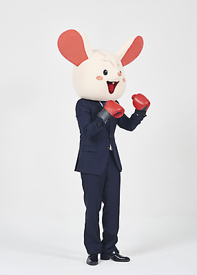 포토 JPG 스튜디오촬영 전신 남자 실내 한명 서기 누끼 정장 성인 옆모습 30대 한국인 권투글러브 비즈니스맨 쥐띠 쥐 흰배경 쥐캐릭터 동물탈 흰쥐 성인남자한명만 2020년 경자년 국내포토 1 옷 뷰포인트 동물캐릭터 백그라운드 비즈니스 모션 사람 동양인 내부 장년 글러브 흰색 십이지신 직장인 설치류 연도 탈 남자한명만 성인남자만 파일형식