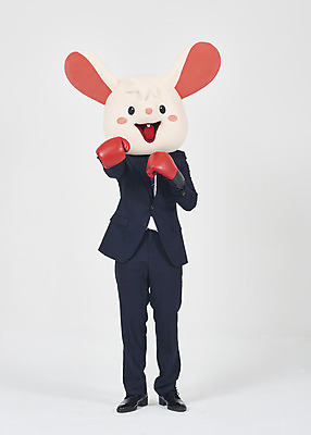 포토 JPG 스튜디오촬영 전신 남자 실내 한명 서기 누끼 정장 성인 앞모습 30대 주먹 한국인 권투글러브 비즈니스맨 쥐띠 쥐 공격 흰배경 쥐캐릭터 동물탈 흰쥐 성인남자한명만 2020년 경자년 국내포토 1 옷 뷰포인트 동물캐릭터 백그라운드 비즈니스 모션 사람 동양인 내부 장년 글러브 흰색 십이지신 직장인 설치류 연도 탈 남자한명만 성인남자만 파일형식