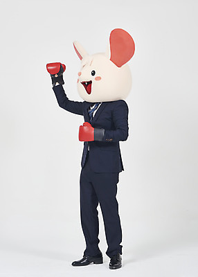 포토 JPG 스튜디오촬영 전신 남자 실내 한명 서기 누끼 정장 성인 옆모습 30대 손들기 한국인 권투글러브 비즈니스맨 쥐띠 쥐 흰배경 쥐캐릭터 동물탈 흰쥐 성인남자한명만 2020년 경자년 국내포토 1 옷 뷰포인트 동물캐릭터 백그라운드 비즈니스 모션 사람 동양인 내부 장년 글러브 흰색 십이지신 직장인 설치류 연도 탈 남자한명만 성인남자만 파일형식