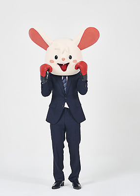 포토 JPG 스튜디오촬영 전신 남자 실내 한명 서기 누끼 정장 성인 앞모습 30대 한국인 권투글러브 비즈니스맨 쥐띠 쥐 흰배경 쥐캐릭터 동물탈 흰쥐 성인남자한명만 2020년 경자년 국내포토 1 옷 뷰포인트 동물캐릭터 백그라운드 비즈니스 모션 사람 동양인 내부 장년 글러브 흰색 십이지신 직장인 설치류 연도 탈 남자한명만 성인남자만 파일형식