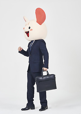포토 JPG 스튜디오촬영 전신 남자 서류가방 실내 한명 서기 누끼 정장 성인 옆모습 30대 한국인 비즈니스맨 쥐띠 쥐 흰배경 쥐캐릭터 동물탈 흰쥐 성인남자한명만 2020년 경자년 국내포토 1 옷 뷰포인트 동물캐릭터 백그라운드 가방 비즈니스 모션 사람 동양인 내부 장년 흰색 십이지신 직장인 설치류 연도 탈 남자한명만 성인남자만 파일형식