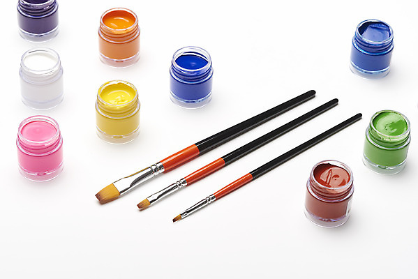 포토 JPG 스튜디오촬영 실내 미술 사람없음 컬러풀 여러개 물감 붓 오브젝트 흰배경 그림 일렬 미술교육 창의력 창의성 포스터물감 국내포토 교육 컬러 다수 백그라운드 문화예술 내부 미술도구 흰색 파일형식