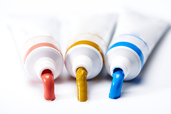 포토 JPG 스튜디오촬영 실내 미술 근접촬영 사람없음 컬러풀 물감 세개 오브젝트 흰배경 그림 미술교육 창의력 창의성 수채화물감 국내포토 교육 뷰포인트 컬러 백그라운드 문화예술 3 내부 미술도구 흰색 파일형식