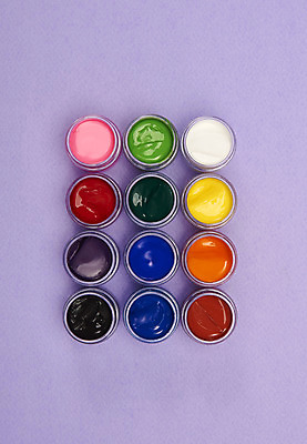 포토 JPG 스튜디오촬영 실내 미술 사람없음 하이앵글 컬러풀 여러개 물감 오브젝트 그림 일렬 미술교육 보라색배경 창의력 창의성 포스터물감 플랫레이 국내포토 교육 뷰포인트 컬러 다수 백그라운드 문화예술 내부 보라색 미술도구 플랫 파일형식