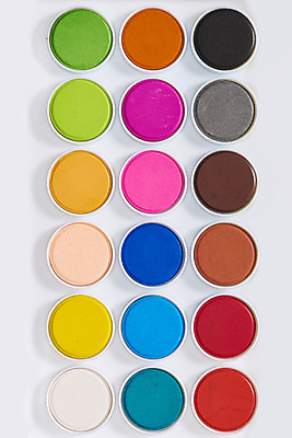 포토 JPG 스튜디오촬영 실내 미술 사람없음 하이앵글 컬러풀 여러개 물감 오브젝트 그림 일렬 미술교육 창의력 창의성 플랫레이 고체물감 국내포토 교육 뷰포인트 컬러 다수 문화예술 내부 미술도구 플랫 파일형식