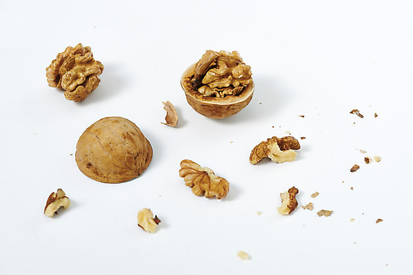 포토 JPG 스튜디오촬영 웰빙 실내 건강 누끼 사람없음 여러개 견과류 오브젝트 흰배경 알맹이 호두 부럼 웰빙음식 부스러기 슈퍼푸드 국내포토 다수 백그라운드 내부 흰색 정월대보름 건강식품 건강식 파일형식