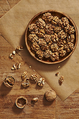 포토 JPG 스튜디오촬영 웰빙 실내 건강 사람없음 하이앵글 여러개 견과류 오브젝트 알맹이 호두 부럼 웰빙음식 나무쟁반 부스러기 플랫레이 슈퍼푸드 나무배경 국내포토 뷰포인트 다수 백그라운드 쟁반 내부 목재 플랫 정월대보름 건강식품 건강식 파일형식