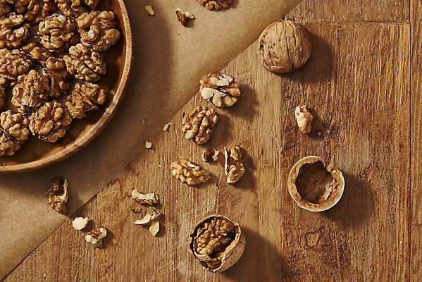 포토 JPG 스튜디오촬영 웰빙 실내 건강 사람없음 하이앵글 여러개 견과류 오브젝트 알맹이 호두 부럼 웰빙음식 나무쟁반 부스러기 플랫레이 슈퍼푸드 나무배경 국내포토 뷰포인트 다수 백그라운드 쟁반 내부 목재 플랫 정월대보름 건강식품 건강식 파일형식