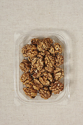 포토 JPG 스튜디오촬영 웰빙 실내 건강 사람없음 하이앵글 여러개 견과류 오브젝트 알맹이 호두 부럼 웰빙음식 포장용기 베이지색배경 플랫레이 슈퍼푸드 국내포토 뷰포인트 다수 백그라운드 내부 플랫 정월대보름 건강식품 건강식 베이지색 포장재료 파일형식