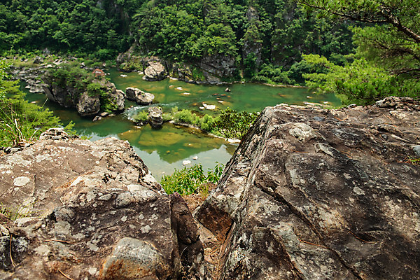 포토 JPG 주간 여행 한국 풍경 사람없음 야외 여름 관광지 계곡 맑음 여름풍경 바위 강원도 국내여행 명승지 영월 동강 전경 영월10경 어라연계곡 국내포토 자연요소 계절 아시아 날씨 강 돌_바위 파일형식 탑뷰 여름_계절