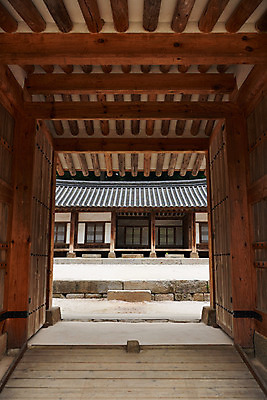 포토 JPG 주간 한국전통 여행 유적지 기와집 풍경 사람없음 야외 여름 관광지 세계문화유산 문화재 역사 한국사 조선시대 인조 재실 조선왕릉 파주 파주장릉 인열왕후 국내포토 자연요소 전통 계절 고건축 한옥 한국 왕 경기도 왕릉 파일형식 왕후