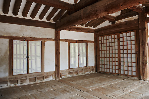 포토 JPG 주간 한국전통 여행 유적지 기와집 풍경 사람없음 야외 여름 관광지 세계문화유산 문화재 마루 역사 한국사 조선시대 인조 재실 조선왕릉 파주 파주장릉 인열왕후 국내포토 자연요소 전통 계절 고건축 한옥 바닥 한국 왕 경기도 왕릉 파일형식 왕후