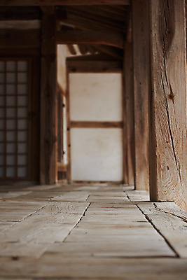 포토 JPG 주간 한국전통 여행 유적지 기와집 풍경 근접촬영 사람없음 야외 여름 관광지 세계문화유산 문화재 마루 역사 한국사 조선시대 인조 재실 조선왕릉 파주 파주장릉 인열왕후 국내포토 자연요소 전통 계절 뷰포인트 고건축 한옥 바닥 한국 왕 경기도 왕릉 파일형식 왕후