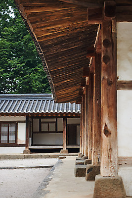 포토 JPG 주간 한국전통 여행 유적지 기와집 풍경 사람없음 야외 여름 관광지 세계문화유산 문화재 역사 한국사 조선시대 인조 재실 조선왕릉 파주 파주장릉 인열왕후 국내포토 자연요소 전통 계절 고건축 한옥 한국 왕 경기도 왕릉 파일형식 왕후