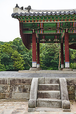 포토 JPG 주간 한국전통 여행 유적지 풍경 사람없음 야외 여름 관광지 세계문화유산 문화재 역사 한국사 조선시대 인조 정자각 조선왕릉 파주 파주장릉 인열왕후 국내포토 자연요소 전통 계절 고건축 한국 왕 경기도 왕릉 파일형식 왕후