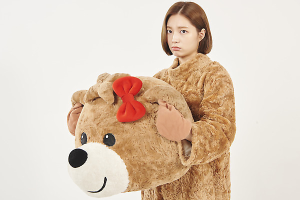 포토 JPG 스튜디오촬영 여학생 여자 대학생 대학생라이프 실내 한명 서기 들기 누끼 상반신 20대 청년 성인 옆모습 청춘 곰인형 한국인 흰배경 열정 여대생 아르바이트 동물탈 인형탈 힘듦 성인여자한명만 최저임금 비정규직 국내포토 1 학생 라이프스타일 감정 인형 뷰포인트 백그라운드 컨셉 비즈니스 모션 사람 동양인 내부 경제 흰색 탈 여자한명만 성인여자만 파일형식