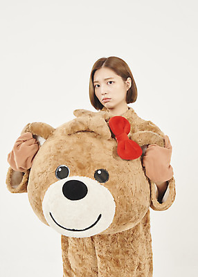 포토 JPG 스튜디오촬영 여학생 여자 대학생 대학생라이프 실내 한명 서기 들기 누끼 상반신 20대 청년 성인 앞모습 청춘 곰인형 한국인 흰배경 열정 여대생 아르바이트 동물탈 인형탈 힘듦 성인여자한명만 최저임금 비정규직 국내포토 1 학생 라이프스타일 감정 인형 뷰포인트 백그라운드 컨셉 비즈니스 모션 사람 동양인 내부 경제 흰색 탈 여자한명만 성인여자만 파일형식