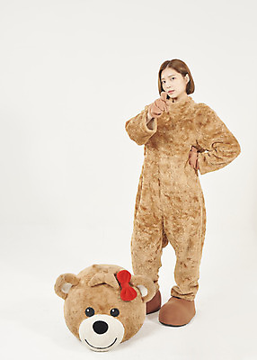 포토 JPG 스튜디오촬영 전신 여학생 여자 대학생 허리손 대학생라이프 실내 한명 서기 누끼 20대 청년 성인 앞모습 청춘 곰인형 한국인 가리킴 흰배경 열정 여대생 아르바이트 동물탈 인형탈 힘듦 성인여자한명만 최저임금 비정규직 국내포토 1 학생 라이프스타일 감정 인형 뷰포인트 포즈 백그라운드 컨셉 비즈니스 모션 사람 동양인 손짓 내부 경제 흰색 탈 여자한명만 성인여자만 파일형식