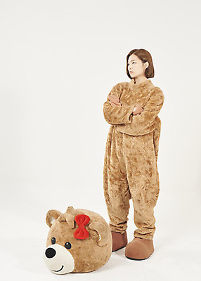 포토 JPG 스튜디오촬영 전신 여학생 여자 대학생 대학생라이프 실내 한명 서기 누끼 20대 청년 성인 앞모습 청춘 팔짱 곰인형 한국인 흰배경 열정 여대생 아르바이트 삐침 동물탈 인형탈 성인여자한명만 최저임금 비정규직 국내포토 1 학생 라이프스타일 감정 인형 뷰포인트 백그라운드 컨셉 비즈니스 모션 사람 동양인 내부 경제 흰색 탈 여자한명만 성인여자만 파일형식