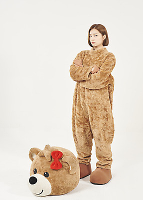 포토 JPG 스튜디오촬영 전신 여학생 여자 대학생 대학생라이프 실내 한명 서기 누끼 20대 청년 성인 앞모습 청춘 팔짱 곰인형 한국인 흰배경 열정 여대생 아르바이트 삐침 동물탈 인형탈 성인여자한명만 최저임금 비정규직 국내포토 1 학생 라이프스타일 감정 인형 뷰포인트 백그라운드 컨셉 비즈니스 모션 사람 동양인 내부 경제 흰색 탈 여자한명만 성인여자만 파일형식