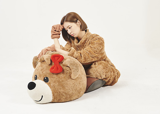 포토 JPG 스튜디오촬영 전신 여학생 여자 대학생 대학생라이프 실내 피곤 한명 누끼 앉기 20대 청년 성인 옆모습 청춘 곰인형 한국인 흰배경 열정 여대생 아르바이트 동물탈 인형탈 힘듦 성인여자한명만 최저임금 비정규직 국내포토 1 학생 라이프스타일 감정 인형 뷰포인트 백그라운드 컨셉 비즈니스 모션 사람 동양인 내부 경제 흰색 탈 여자한명만 성인여자만 파일형식